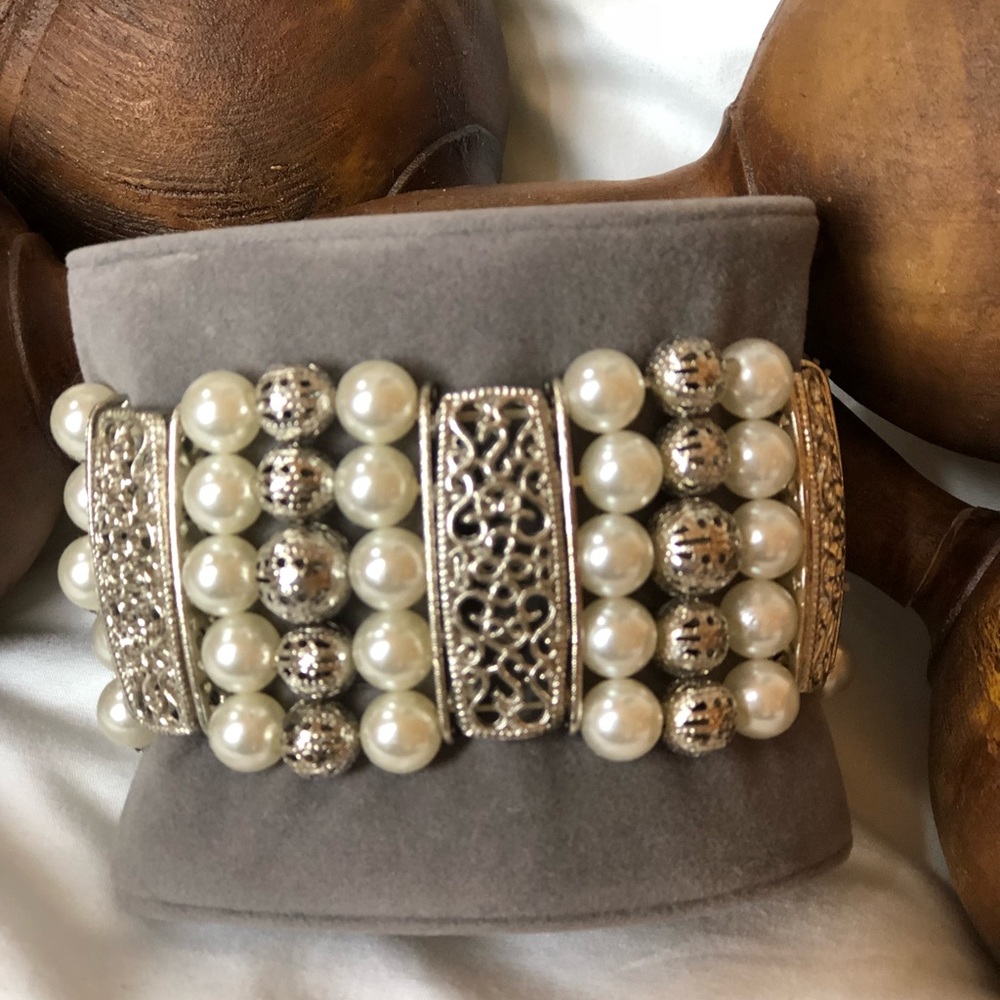 Faux pearl Bracelet